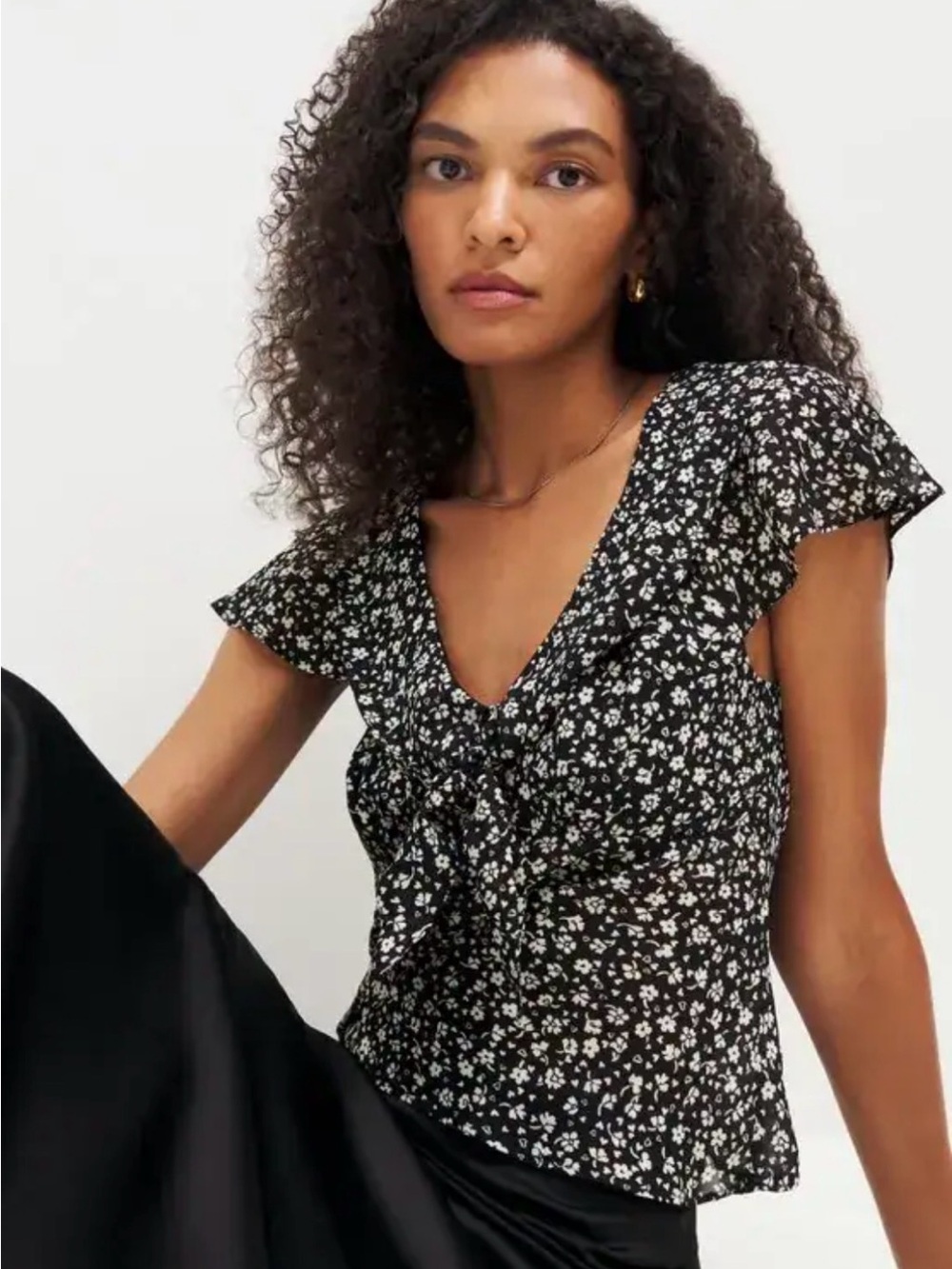 Reformation Britta Top Floral Tie Front Black Cream VNeck Short Sleeve NWT Large - Picture 1 of 14